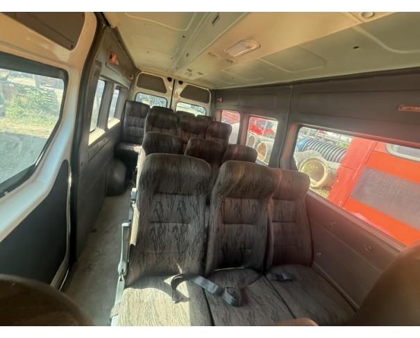 Foto de MICROONIBUS, RENAULT/M REVESCAP L3H2, BRANCA, 2018/2019, DIESEL, CHASSI: 93YMAF4XEKJ753659, RENAVAM: 01181847211, NO ESTADO EM QUE SE ENCONTRA.