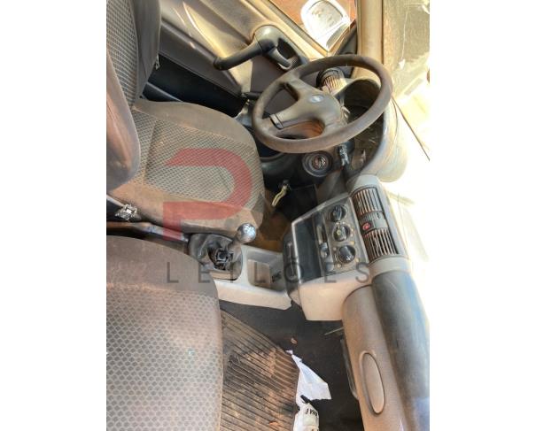 Foto de PAS/AUTOMOVEL CHEVROLET/CLASSIC LS, ALCOOL/GASOLINA, ANO/MOD 2012/2012, COR BRANCA, NO ESTADO EM QUE SE ENCONTRA.
