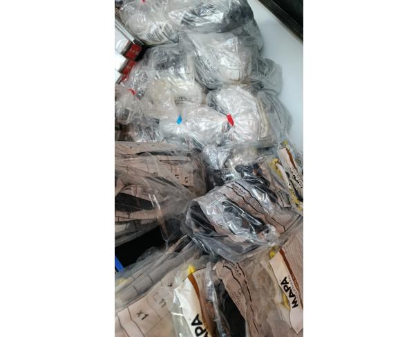 Foto de LOTE DE DIVERSOS PRODUTOS E UTILIDADES, NO ESTADO EM QUE SE ENCONTRAM. 