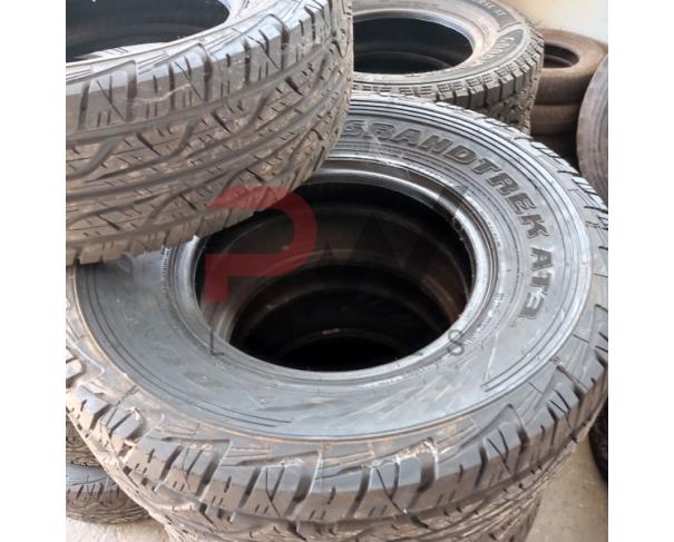Foto de LOTE CONTENDO APROX. 29 PNEUS NOVOS SENDO: 16 PNEUS RADIAIS 265/70 R 16 DUNLOP; 10 PNEUS RADIAIS 265/70 R 16 GOODYEAR WRANGLER; 03 PNEUS RADIAIS 265/70 R 16 TOLEDO  CROSS; NO ESTADO EM QUE SE ENCONTRAM.