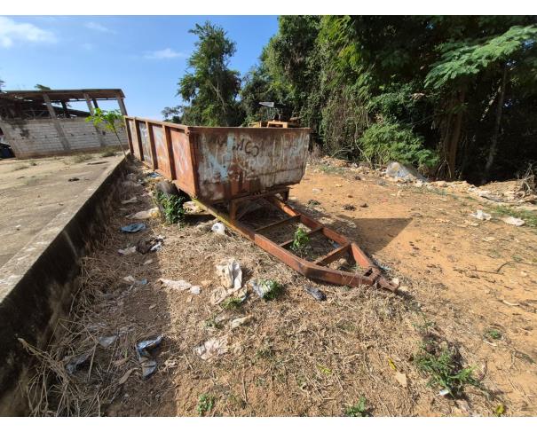 Foto de LOTE CONTENDO CARRETA AGRÍCOLA, NO ESTADO EM QUE SE ENCONTRA.