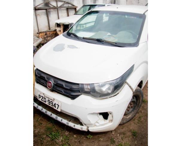 Foto de PAS/AUTOMOVEL  FIAT/MOBI  EASY, ALCOOL/GASOLINA, 2017/2018,  BRANCA, PLACA: PZQ-9947, RENAVAM: 01119212496, CHASSI: 9BD341A4XJY477776, NO ESTADO EM QUE SE ENCONTRA.