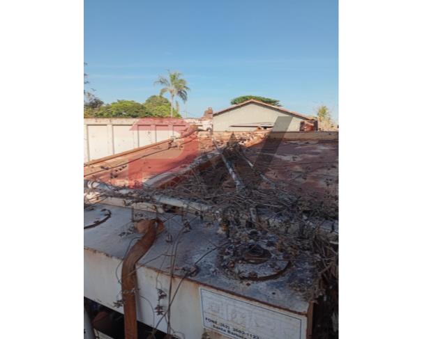 Foto de LOTE CONTENDO COMPACTADOR DE LIXO, MARCA CIMEL, CAMINHÃO ¾, ANO 2008, NO ESTADO EM QUE SE ENCONTRA.