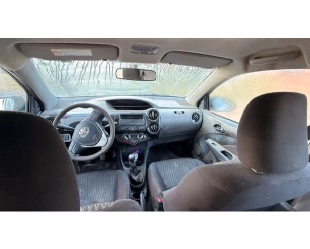 Foto de AUTOMOVEL, TOYOTA/ETIOS HB X 13L MT, BRANCA, 2018/2018, ALCOOL/GASOLINA, CHASSI: 9BRK19BT4J2111277, RENAVAM: 01150518496, NO ESTADO EM QUE SE ENCONTRA.