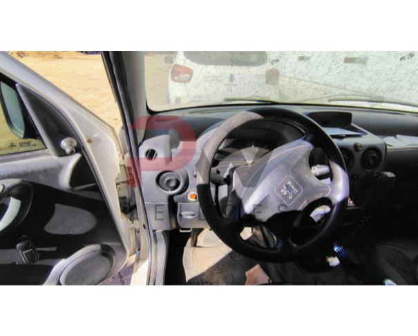 Foto de CAMINHONE I/PEUGEOT PART GREENCAR, 2018/2019, ALC/GASOL, BRANCA, CHASSI: 8AEGCNFN8KG503957, RENAVAM: 01234788419, NO ESTADO EM QUE SE ENCONTRA.