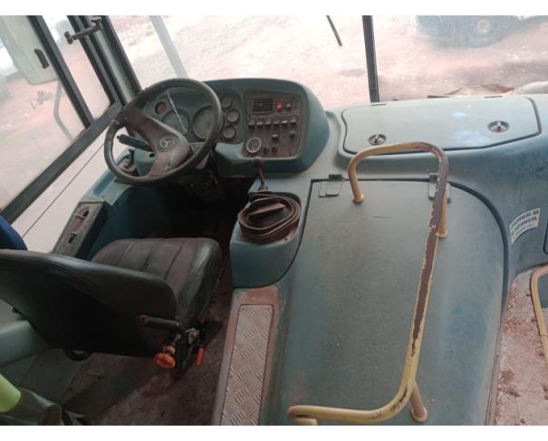Foto de ONIBUS M.BENZ/CAIO APACHES21 U, DIESEL, BEGE, 2002/2002, CHASSI: 9BM3840672B303508, RENAVAM: 00789323850, NO ESTADO EM QUE SE ENCONTRA.