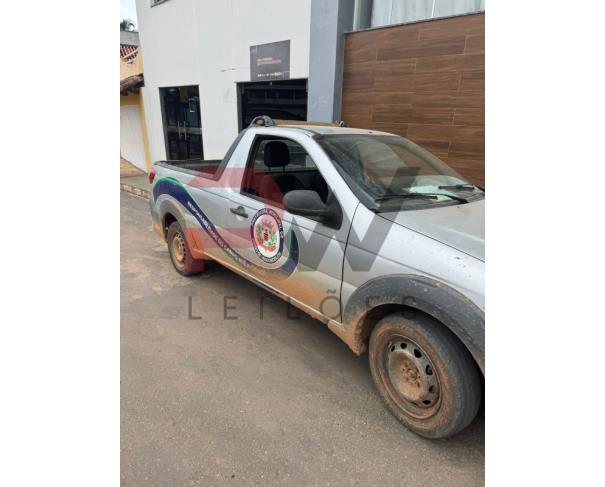 Foto de FIAT/STRADA WORKING, ALCOOL/GASOLINA, PRATA, 2015/2015, CHASSI: ...45316, NO ESTADO EM QUE SE ENCONTRA.