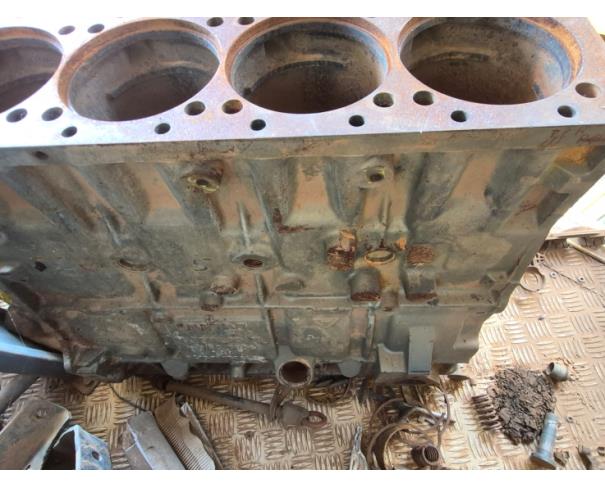 Foto de ONIBUS  MARCOPOLO/VOLARE V8L ESC, DIESEL, AMARELA, 2010/2011, CHASSI: 93PB42G3PBC034170, RENAVAM: 00265077621, NO ESTADO EM QUE SE ENCONTRA. 