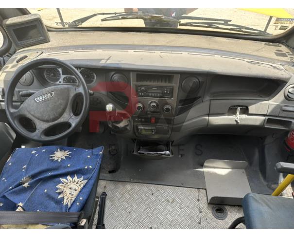 Foto de ONIBUS IVECO/CITYCLASS 70C17, DIESEL, AMARELA, 2014/2014, CHASSI: ...59788, NO ESTADO EM QUE SE ENCONTRAM.