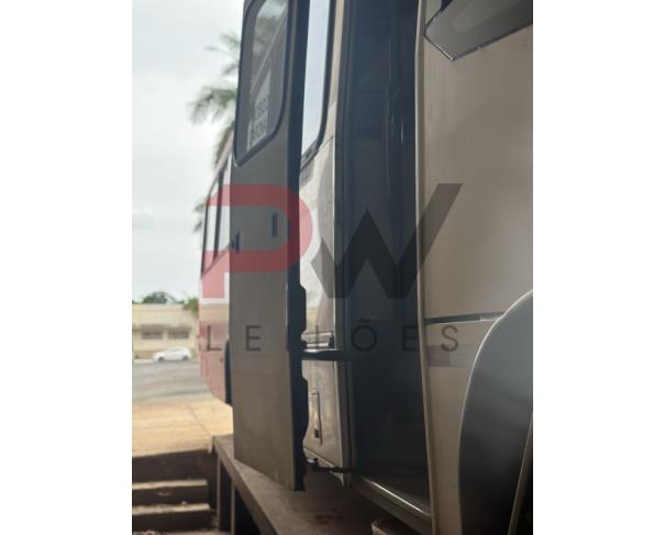 Foto de ONIBUS AGRALE/MASCA GRANMICROSO, DIESEL, BRANCA, 2014/2014, CHASSI: ...00960, NO ESTADO EM QUE SE ENCONTRA. 