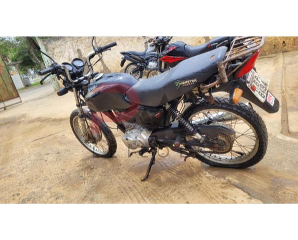 Foto de PASSAGEIRO / MOTOCICLETA HONDA/CG 125 TITAN KS, PRETA, GASOLINA, 2004/2004, PLACA HBP-8494, CHASSI: 9C2JC30104R108560, RENAVAM: 00864280416, NO ESTADO EM QUE SE ENCONTRA.
