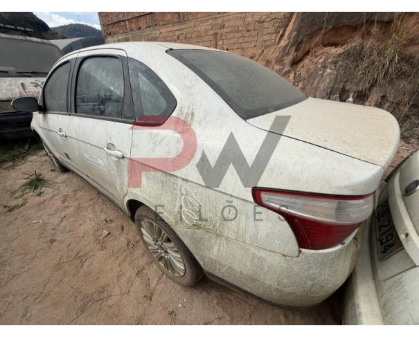 Foto de AUTOMOVEL FIAT/SIENA ESSENCE 1.6, ALCOOL/GASOLINA, BRANCA, 2014/2015, CHASSI: 9BD197163F3235485, RENAVAM: 01033945258, NO ESTADO EM QUE SE ENCONTRA.