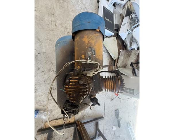 Foto de LOTE CONTENDO COMPRESSOR, NO ESTADO EM QUE SE ENCONTRA.