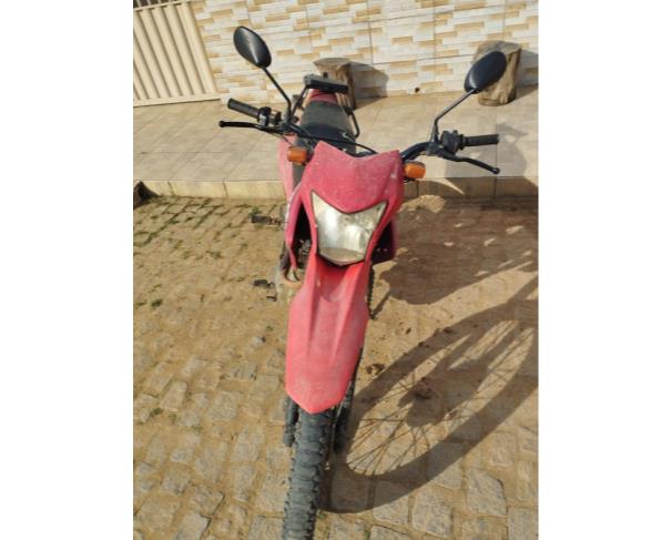 Foto de MOTOCICLETA, HONDA/NXR150 BROS KS, VERMELHA, 2006/2006, GASOLINA, CHASSI: 9C2KD03206R014077, RENAVAM: 00887676243, NO ESTADO EM QUE SE ENCONTRA.