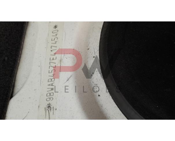 Foto de PASSAGEIRO / VW / FOX 1.6 GII / Placa: PUT3J40 / UF: RJ / Município: Três Rios / Ano fabricação: 2014 / Ano modelo: 2014 / Cor: BRANCA / Chassi: 9BWAB45Z7E4174540   Motor: CCRS94191 / RENAVAM: 01020237977