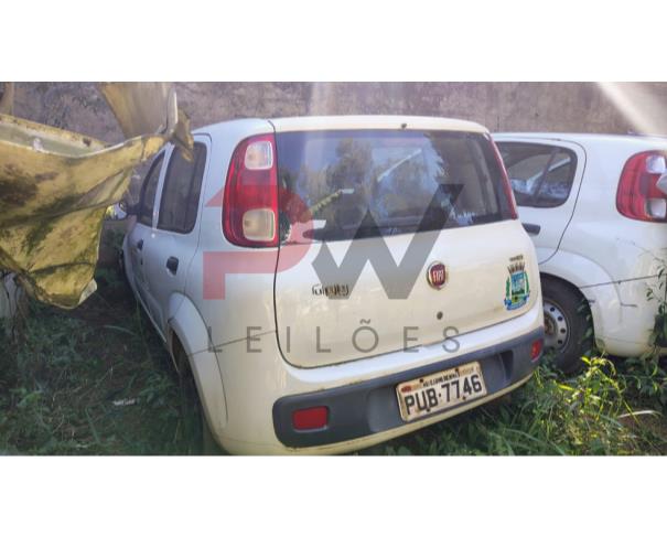 Foto de FIAT/UNO VIVACE 1.0, ALCOOL/GASOLINA, BRANCA, 2014/2014, CHASSI: 9BD195152E0586221, RENAVAM: 1010132587, NO ESTADO EM QUE SE ENCONTRA.