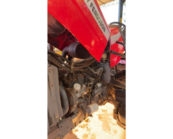 Foto de TRATOR MASSEY FERGUSON 4283, COR VERMELHA, ANO 2012, NO ESTADO EM QUE SE ENCONTRA.