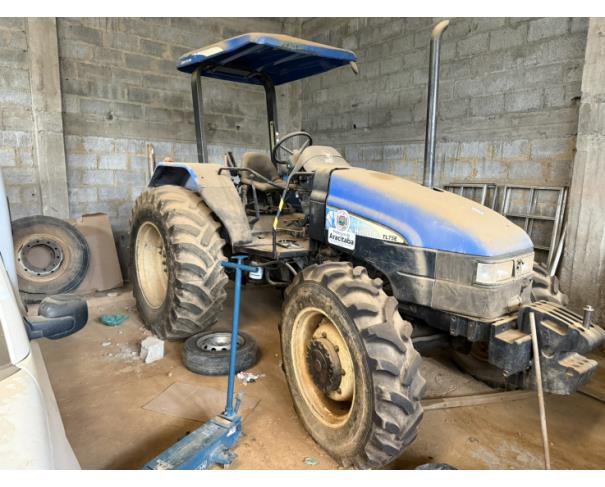 Foto de TRATOR NEW HOLLAND TL 75E, AZUL, ANO: 2006, SÉRIE B1N426316, MODELO P229-4: , NO ESTADO EM QUE SE ENCONTRA. 