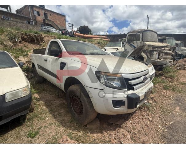 Foto de CARGA / CAMINHONETE I/FORD RANGER XLS  4X2 CS2 25, 2013/2014, ALC/GASOL, BRANCA, CHASSI: 8AFAR20F5EJ196280, RENAVAM: 00995210004, NO ESTADO EM QUE SE ENCONTRA. MOTOR AVARIADO.
