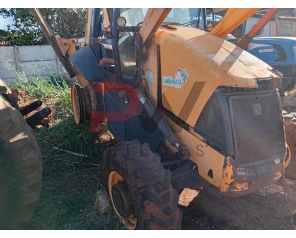 Foto de RETROESCAVADEIRA JCB, 4X4, ANO 2012,NUMEROS DE PLAQUETA 9B9214T74DBDT4524 - *S1N028445* - 441/00760/12/106587 – JCB2132524JCB – 448/57470/12/72425 – 450/44800/07/15113 – 03/2200, NO ESTADO EM QUE SE ENCONTRA. 