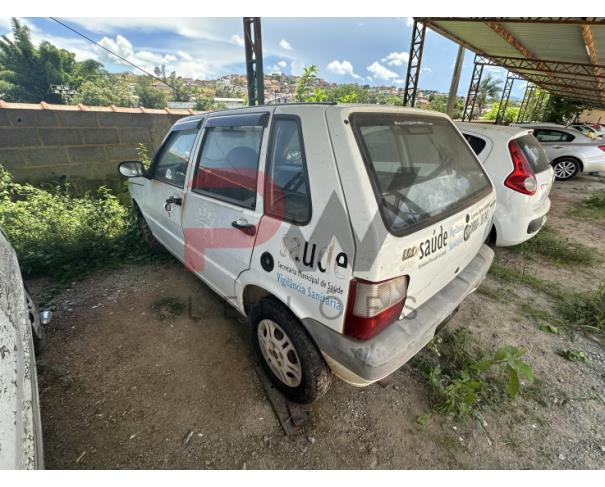 Foto de AUTOMOVEL FIAT/UNO MILLE ECONOMY, ALCOOL/GASOLINA, BRANCA, 2011/2012, CHASSI: ....03220, NO ESTADO EM QUE SE ENCONTRA.
