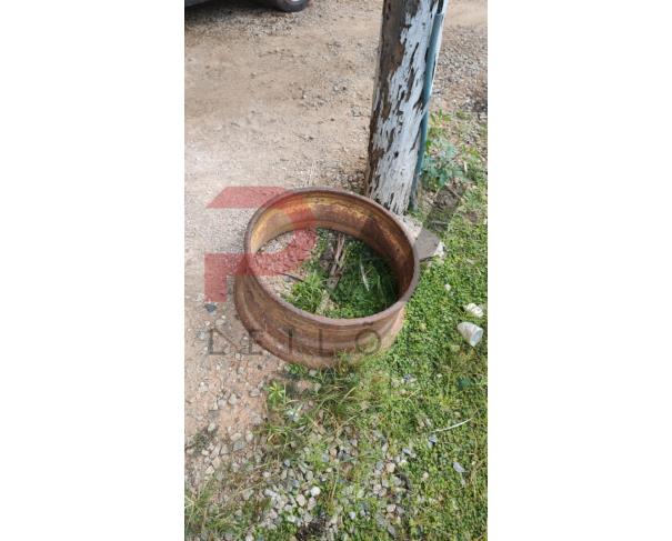 Foto de LOTE DE SUCATAS DIVERSAS ( PNEUS, MATERIAL DE INFORMATICA, MATERIAL HOSPITALAR, CADEIRAS, ETC), NO ESTADO EM QUE SE ENCONTRA.