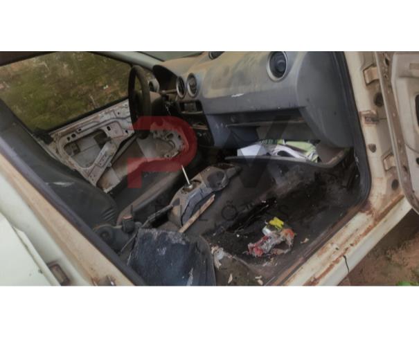 Foto de AUTOMOVEL, VW/GOL 1.0 GIV, BRANCA, 2008/2009, ALCOOL/GASOLINA, CHASSI: 9BWAA05WX9P043527, RENAVAM: 00974278840, NO ESTADO EM QUE SE ENCONTRA.