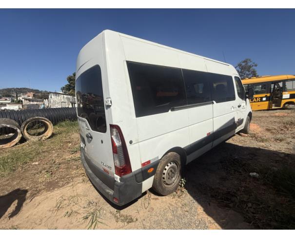 Foto de MICROONIBUS, RENAULT/M REVESCAP L3H2, BRANCA, 2018/2019, DIESEL, CHASSI: 93YMAF4XEKJ753659, RENAVAM: 01181847211, NO ESTADO EM QUE SE ENCONTRA.