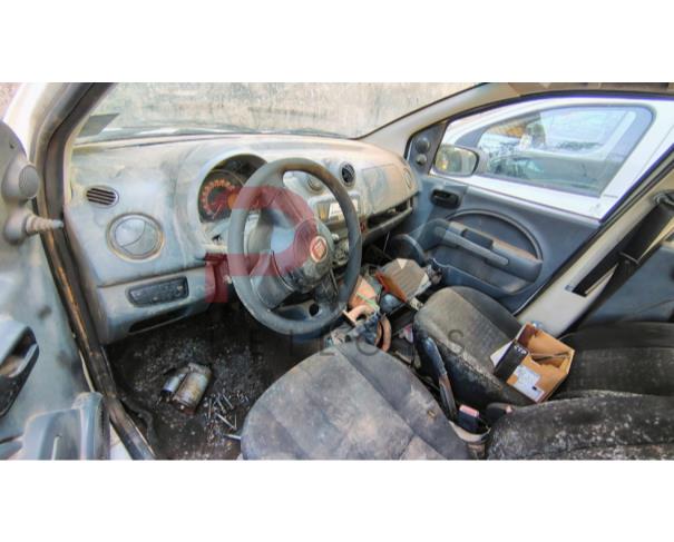 Foto de FIAT/UNO VIVACE 1.0, ALCOOL/GASOLINA, BRANCA, 2014/2014, CHASSI: 9BD195152E0600165, RENAVAM: 1013797423, NO ESTADO EM QUE SE ENCONTRA.