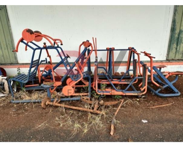 Foto de LOTE CONTENDO EQUIPAMENTOS DE GINÁSTICA, NO ESTADO EM QUE SE ENCONTRA.