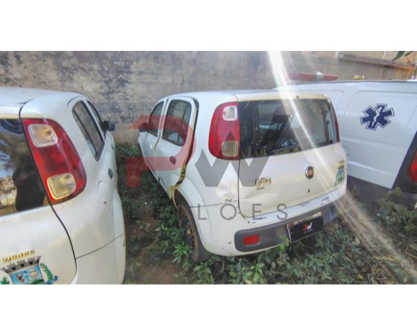 Foto de FIAT/UNO VIVACE 1.0, ALCOOL/GASOLINA, BRANCA, 2014/2014, CHASSI: 9BD195152E0595183, RENAVAM: 1013522300, NO ESTADO EM QUE SE ENCONTRA.