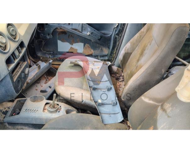 Foto de AUTOMOVEL VW/GOL 1.0 ECOMOTION GIV, 2010/2011, BRANCA, ALCOOL/GASOLINA, CHASSI: ...01370, NO ESTADO EM QUE SE ENCONTRA.