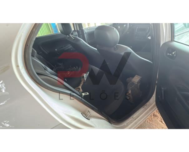 Foto de AUTOMOVEL VW/GOL 1.0L MC4, ALCOOL/GASOLINA, BRANCA, 2020/2021, CHASSI: ...31726, NO ESTADO EM QUE SE ENCONTRA. 