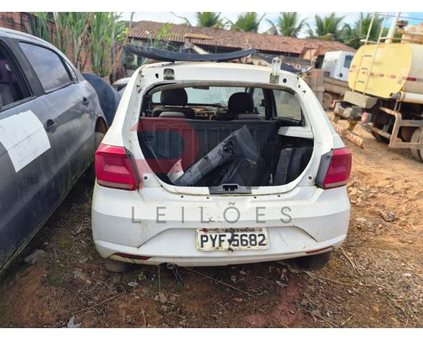 Foto de  AUTOMOVEL, VW/NOVO GOL TL MCV, BRANCA, 2016/2017, ALCOOL/GASOLINA, CHASSI: 9BWAG45UXHT035745, RENAVAM: 01095591395, NO ESTADO EM QUE SE ENCONTRA.
