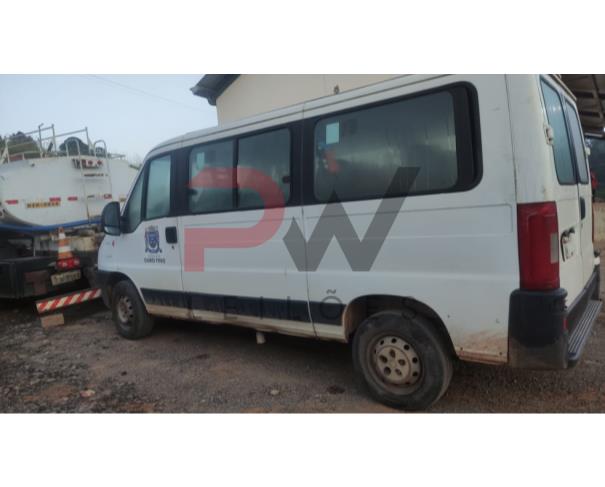Foto de MICROONIBUS, CITROEN/JUMPER M33M 23S, BRANCA, 2013/2014, DIESEL, CHASSI: 935ZBWMMBE2128375, RENAVAM: 00597080860, NO ESTADO EM QUE SE ENCONTRA.