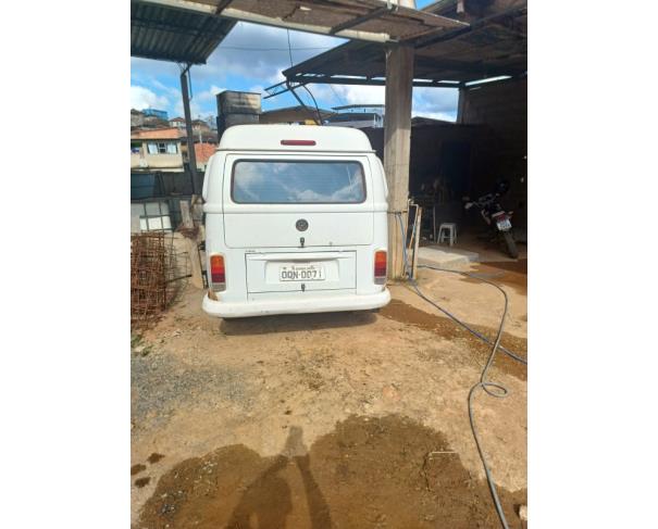 Foto de CAMIONETA VW/KOMBI, 2013/2014, ALC/GASOL, BRANCA, 9 LUGARES, CHASSI: 9BWMF07X8EP007978, RENAVAM: 00559037074, NO ESTADO EM QUE SE ENCONTRA.
