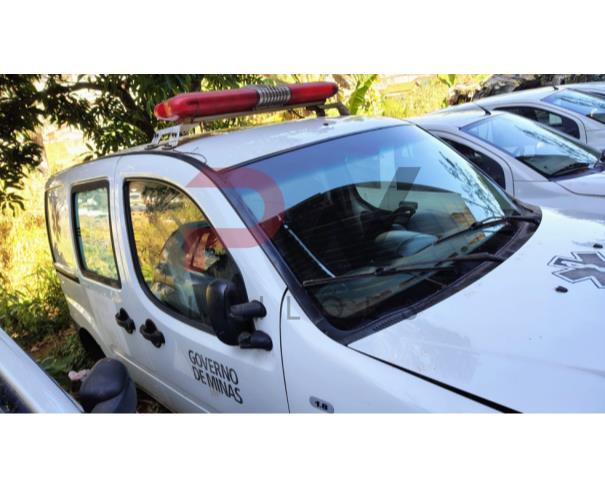 Foto de FIAT/DOBLO 1.8 ATENA AMB, ALCOOL/GASOLINA, BRANCA, 2014/2015, CHASSI: 9BD223156F2038957, RENAVAM: 1058921387, NO ESTADO EM QUE SE ENCONTRA.
