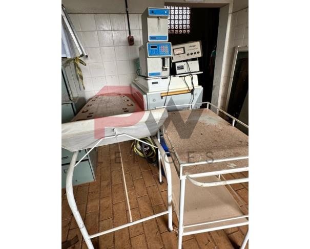 Foto de LOTE CONTENDO MATERIAL HOSPITALAR, NO ESTADO EM QUE SE ENCONTRA. 