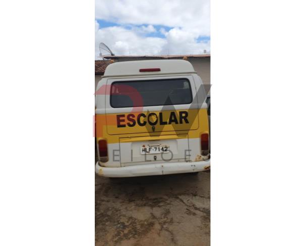 Foto de PASSAGEIRO / MICROONIBUS VW/KOMBI ESCOLAR, ALCOOL/GASOLINA, BRANCA, 2011/2012, PLACA HLF-7142, CHASSI: 9BWMF07X9CP010434, RENAVAM: 352294876, NO ESTADO EM QUE SE ENCONTRA.