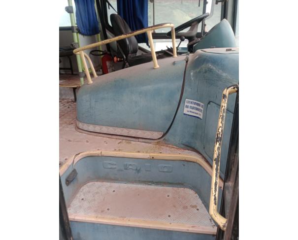Foto de ONIBUS M.BENZ/CAIO APACHES21 U, DIESEL, BEGE, 2002/2002, CHASSI: 9BM3840672B303508, RENAVAM: 00789323850, NO ESTADO EM QUE SE ENCONTRA.