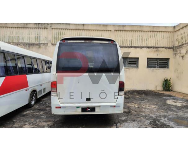 Foto de ONIBUS MARCOPOLO/VOLARE W8 ON, DIESEL, BRANCA, 2008/2009, CHASSI: ...28492, NO ESTADO EM QUE SE ENCONTRA.
