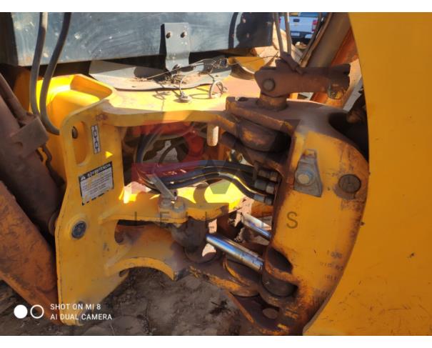 Foto de RETROESCAVADEIRA JCB 3C - CHASSI: 9B9214T14EBDT4892, ANO 2014/2014, PLACA FICTICIA: RET-3333, NO ESTADO EM QUE SE ENCONTRA.