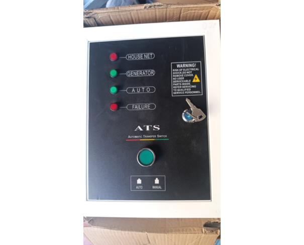 Foto de 01 UM PAINEL AUTOMÁTICO DE TRANFERÊNCIA, NO ESTADO EM QUE SE ENCONTRA.