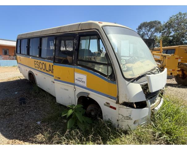 Foto de ONIBUS, MARCOPOLO/VOLARE V8 ON, BRANCA, 2005/2006, DIESEL, CHASSI: 93PB25F306C017541, RENAVAM: 872855295, NO ESTADO EM QUE SE ENCONTRA.