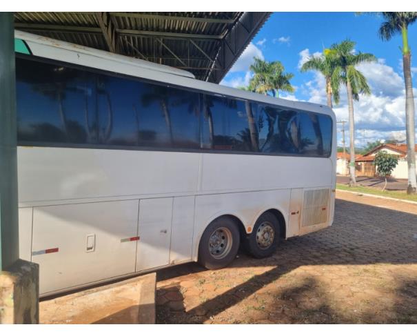 Foto de ONIBUS, SCANIA/BUSSCAR JUM BUS R, BRANCA, 2003/2003, DIESEL, CHASSI: 9BSK6X2BE33540294, RENAVAM: 00804781575, NO ESTADO EM QUE SE ENCONTRA.