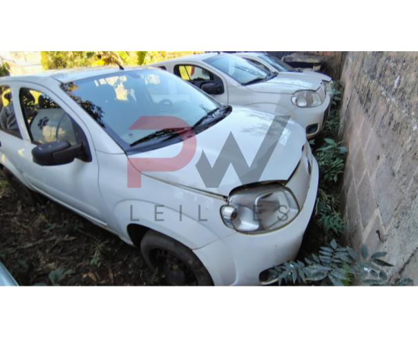 Foto de FIAT/UNO VIVACE 1.0, ALCOOL/GASOLINA, BRANCA, 2014/2014, CHASSI: 9BD195152E0595183, RENAVAM: 1013522300, NO ESTADO EM QUE SE ENCONTRA.
