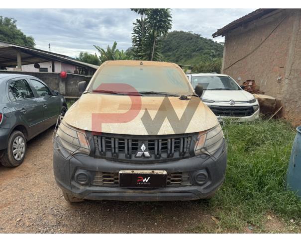 Foto de CAMINHONE MMC/L200 TRITON SPT GL, DIESEL, BRANCA, 2018/2019, CHASSI: ...17640, NO ESTADO EM QUE SE ENCONTRA.