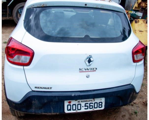 Foto de PAS/AUTOMOVEL RENAULT/KWID LIFE 10MT, ALCOOL/GASOLINA, 2018/2019, BRANCA, PLACA: QOO-5608, RENAVAM:01155655513, CHASSI: 93YRBB009KJ399176, NO ESTADO EM QUE SE ENCONTRA.