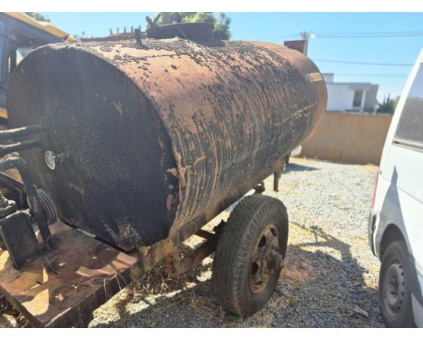 Foto de LOTE CONTENDO UMA CALDEIRA (TANQUE ESPARGIDOR DE ASFALTO), NO ESTADO EM QUE SE ENCONTRA.