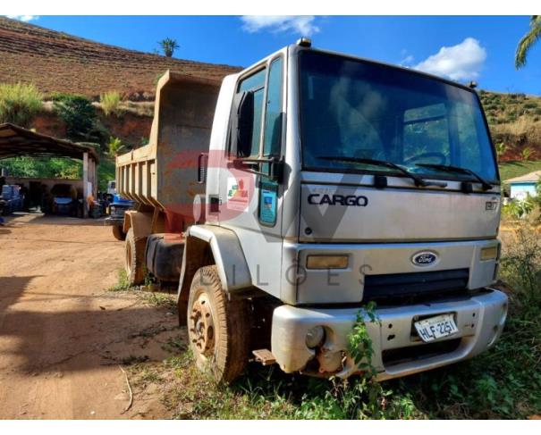 Foto de CARGA/CAMINHÃO FORD/CARGO 1317 E, 2009/2010, DIESEL, PRATA, PLACA: HLF-2251, RENAVAM: 00192763539, CHASSI: 9BFXCE2U9ABB43997, NO ESTADO EM QUE SE ENCONTRA.